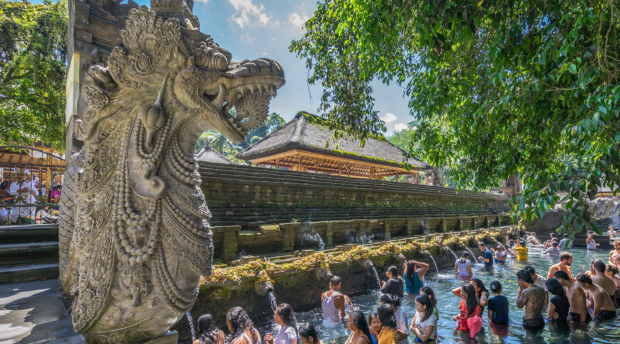 tam-o-den-Pura-Tirta-Empul